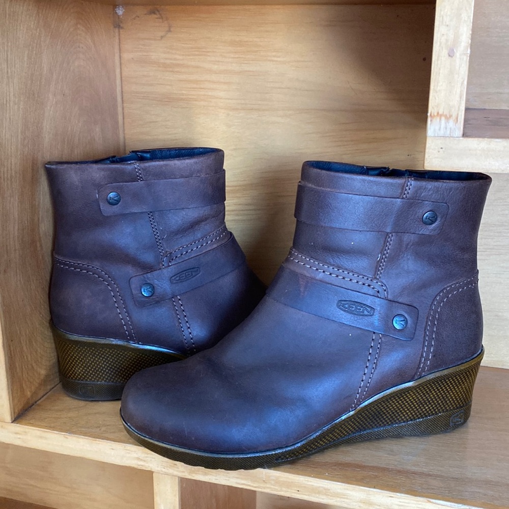 Keen Kate Leather Bootie Sz 9
